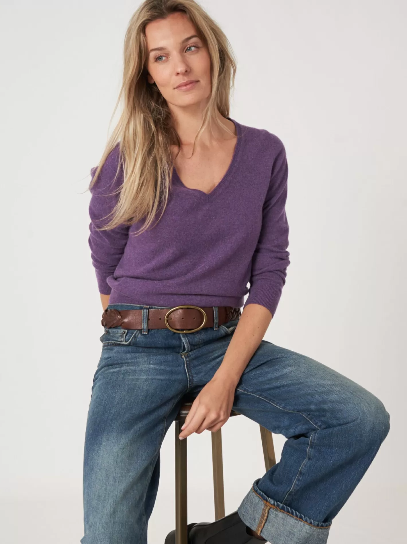 Sweaters<REPEAT cashmere Basic Organic Cashmere V-Neck Jumper Amethyst