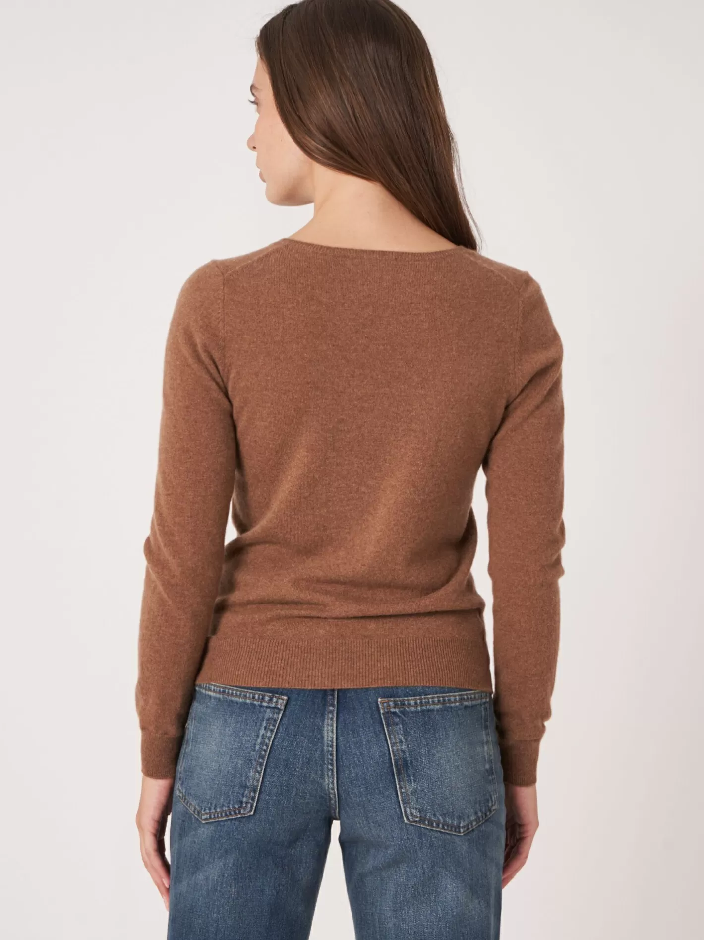 Sweaters<REPEAT cashmere Basic Organic Cashmere V-Neck Jumper Hazel