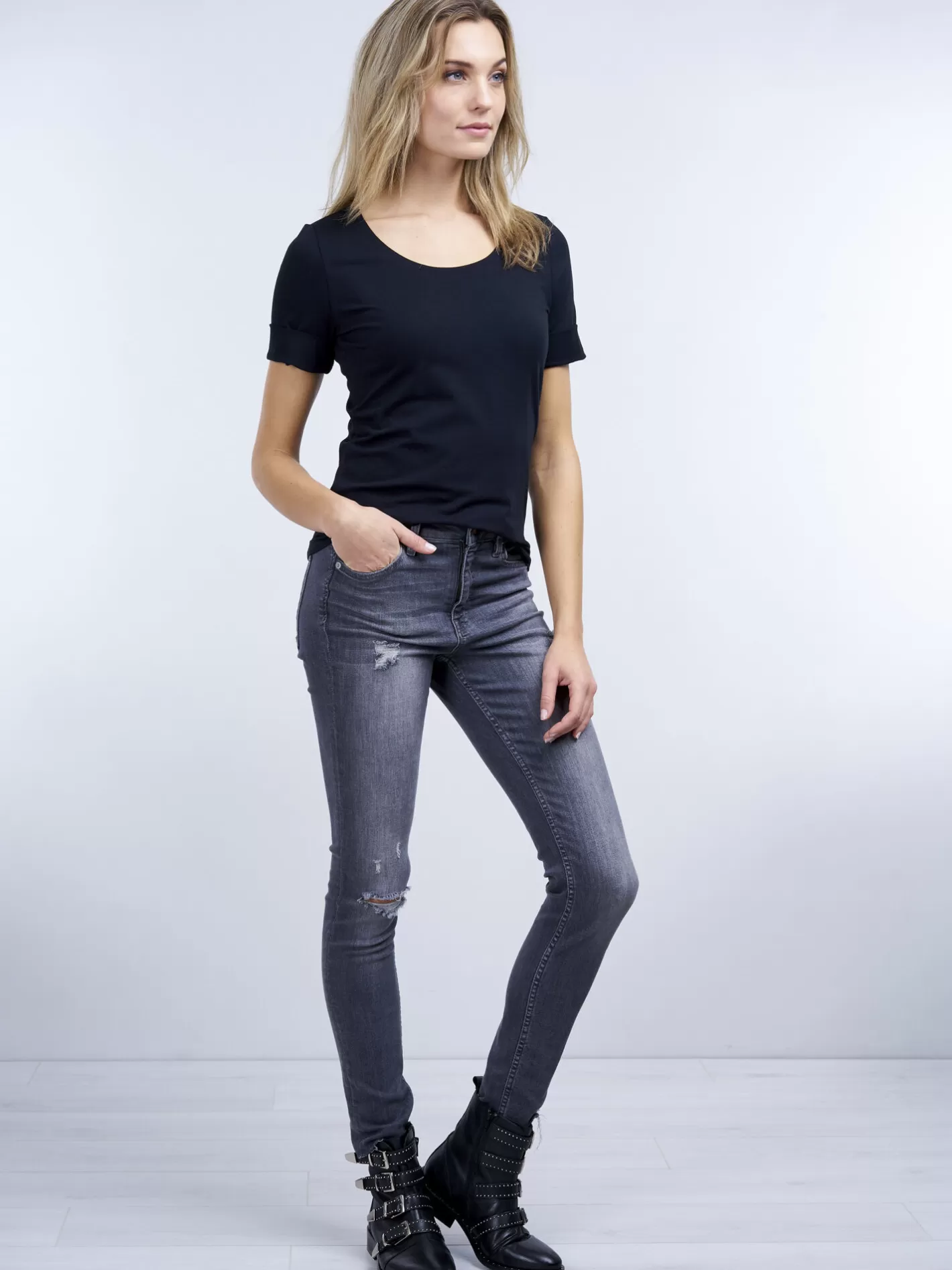 Tops<REPEAT cashmere Basic T-Shirt With Rolled Up Sleeves Black