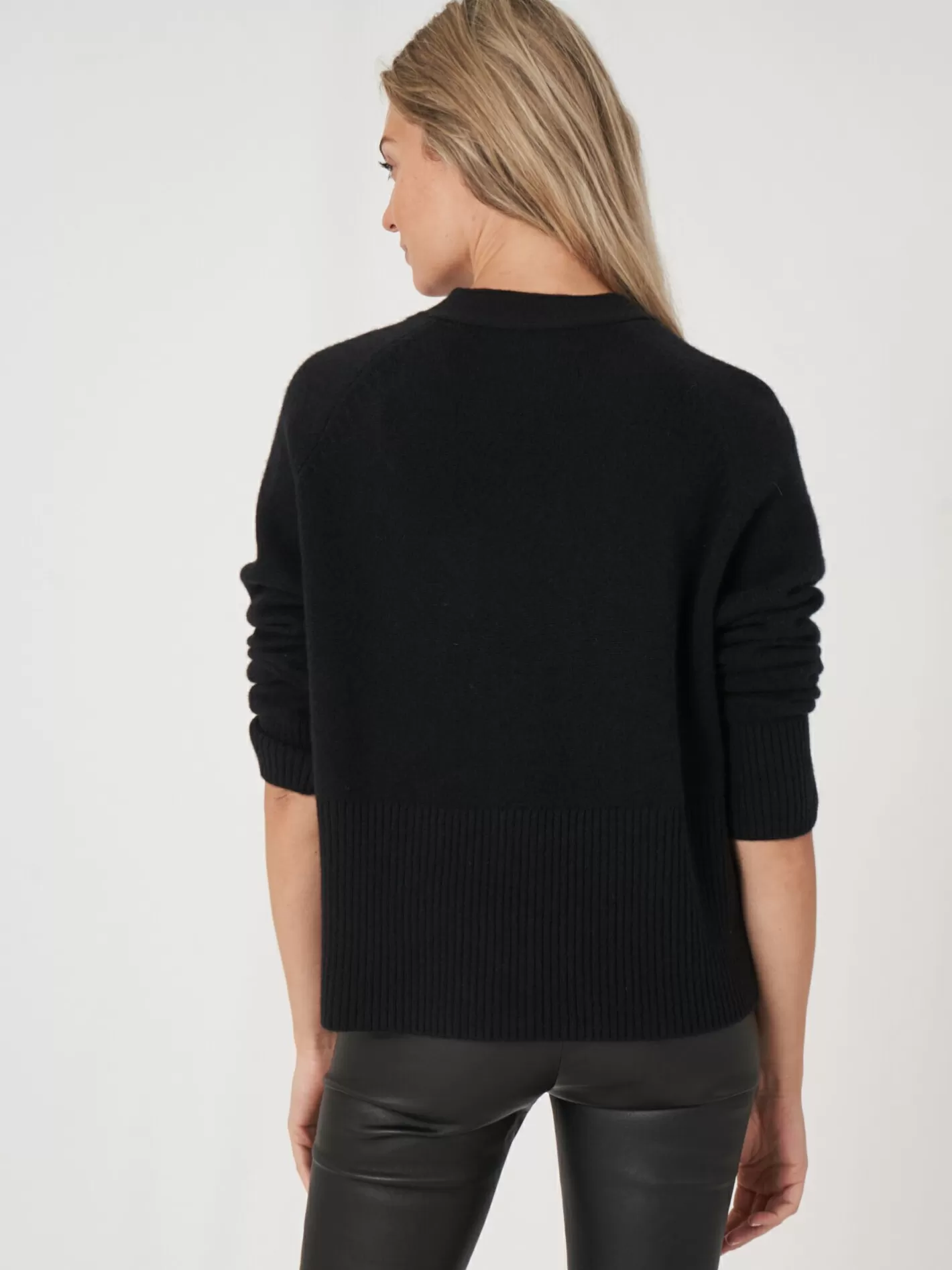 Cardigans<REPEAT cashmere Cashmere Cardigan With Ribbed V-Neck Black