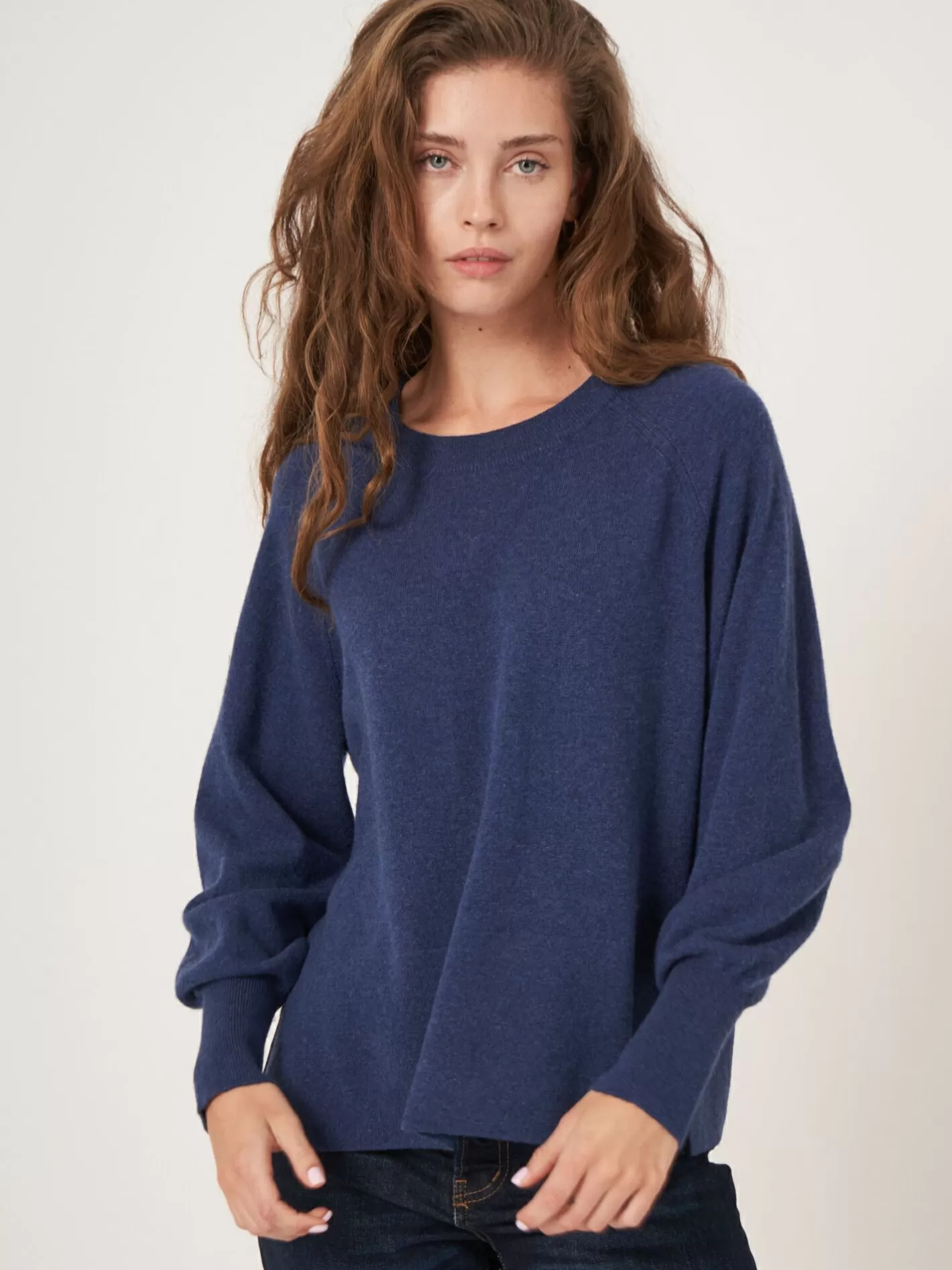 Sweaters<REPEAT cashmere Cashmere Raglan Sweater With High Ribbed Hem And Side Slit Saphire