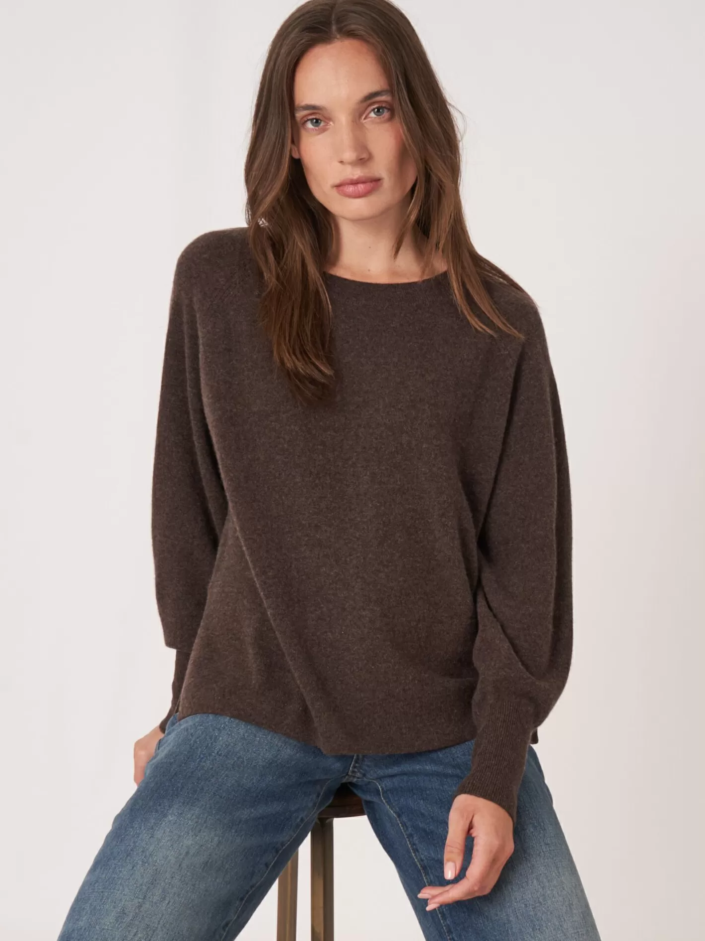 Sweaters<REPEAT cashmere Cashmere Raglan Sweater With High Ribbed Hem And Side Slit Chocolate