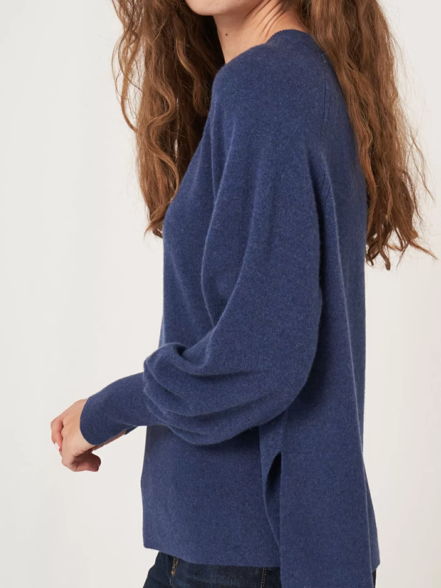Sweaters<REPEAT cashmere Cashmere Raglan Sweater With High Ribbed Hem And Side Slit Saphire
