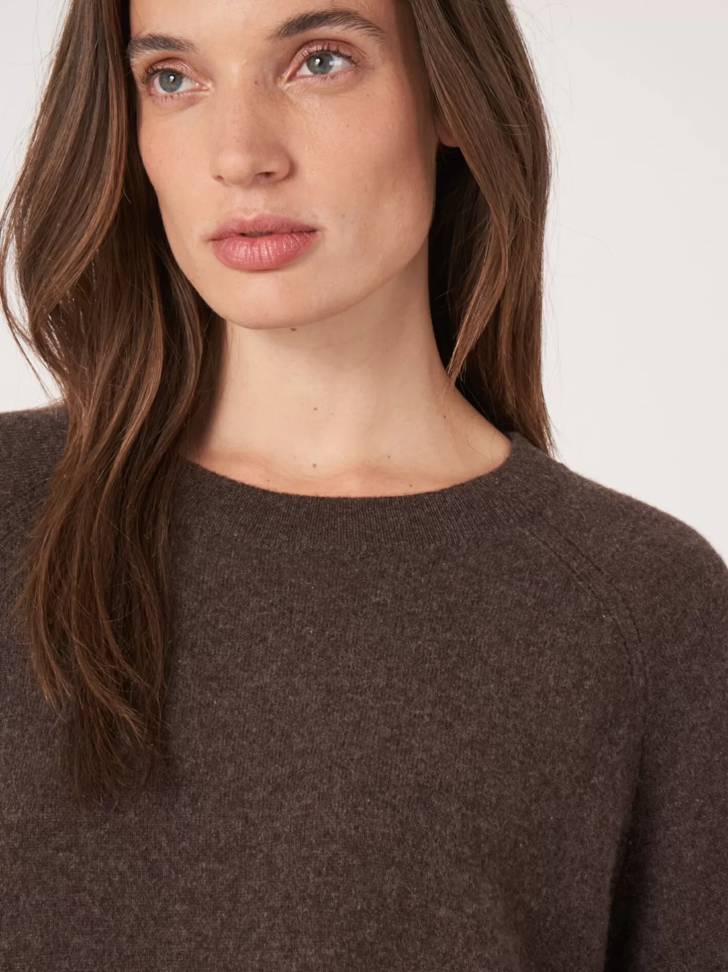 Sweaters<REPEAT cashmere Cashmere Raglan Sweater With High Ribbed Hem And Side Slit Chocolate