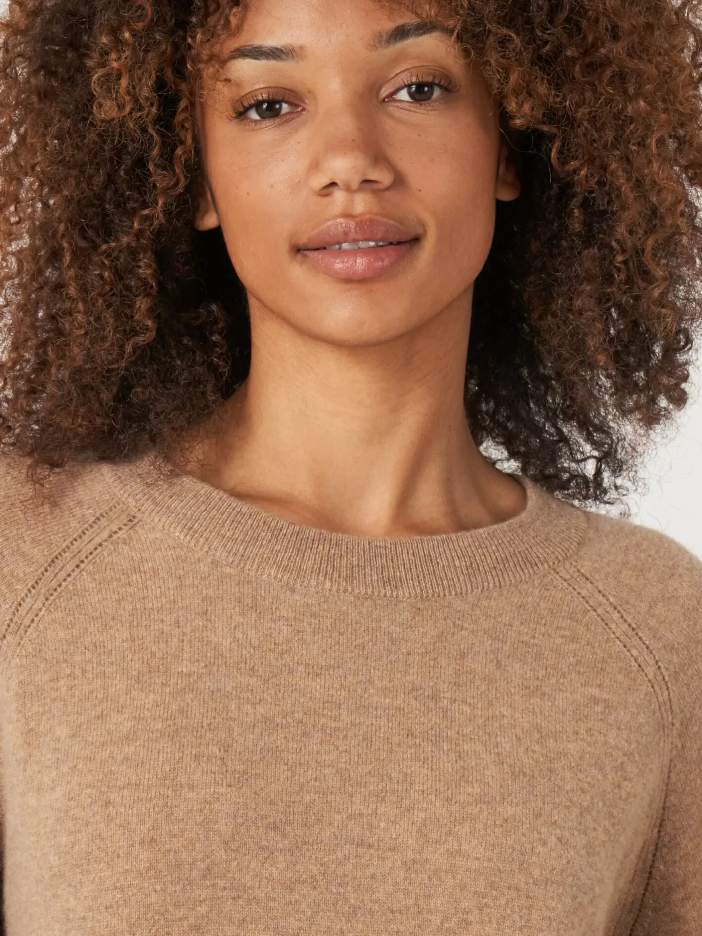 Sweaters<REPEAT cashmere Cashmere Raglan Sweater With High Ribbed Hem And Side Slit Camel