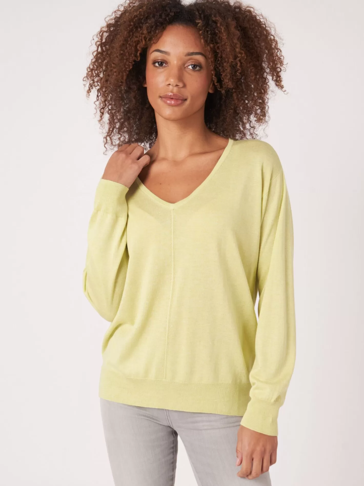 Sweaters<REPEAT cashmere Cashmere Silk Blend V-Neck Sweater Soda