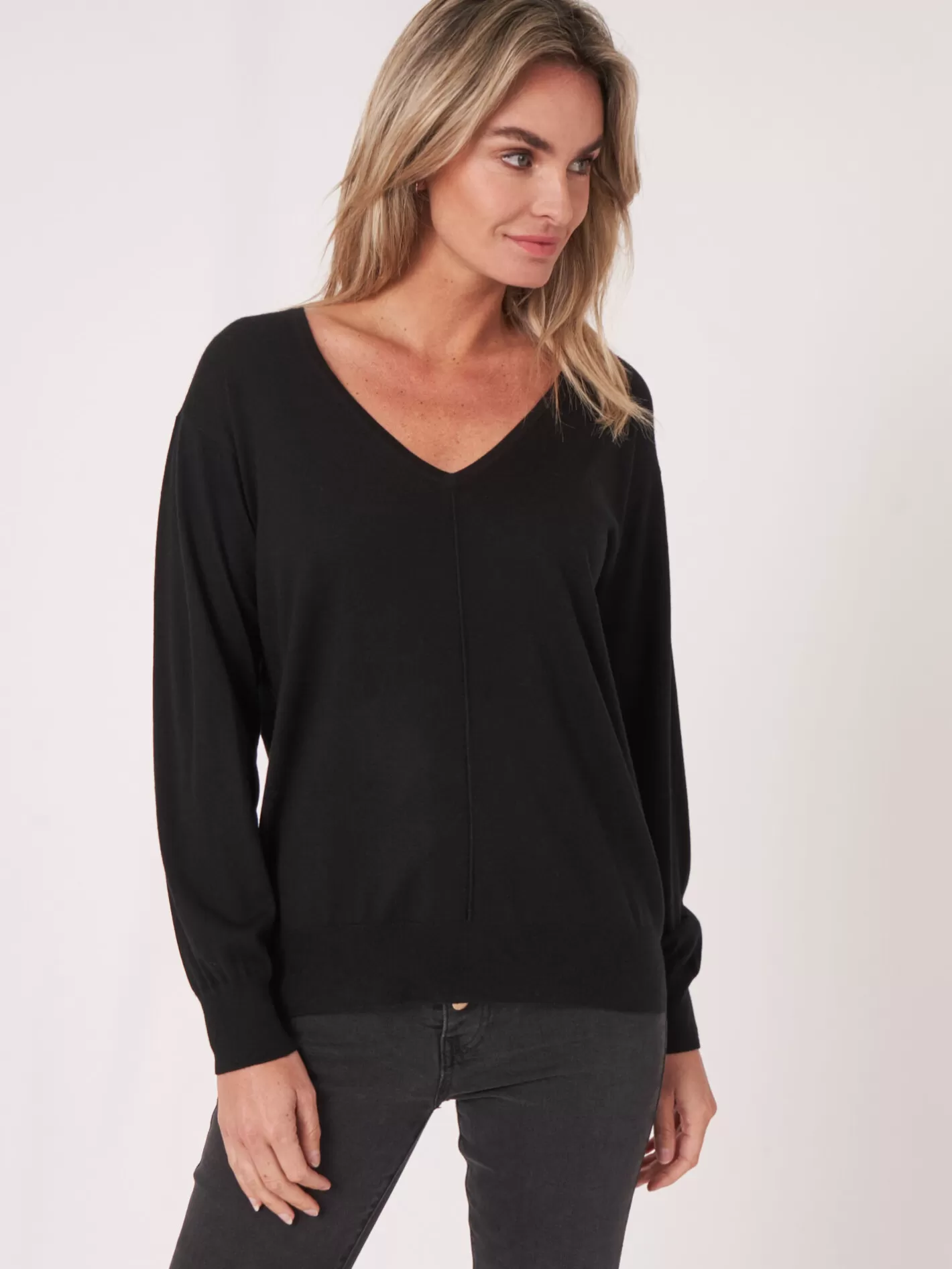 Sweaters<REPEAT cashmere Cashmere Silk Blend V-Neck Sweater Black