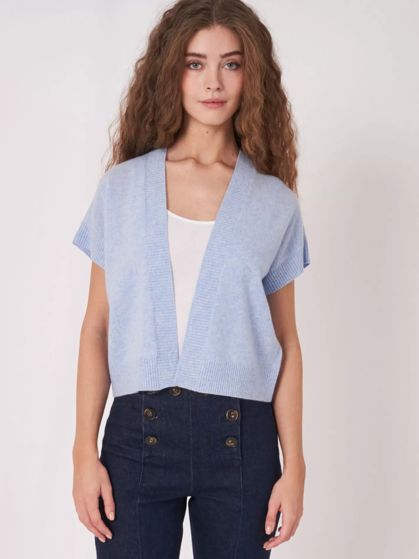 Organic Cashmere<REPEAT cashmere Cropped Boxy Open Front Cardigan With Ribbed V-Neckline At Back Sky