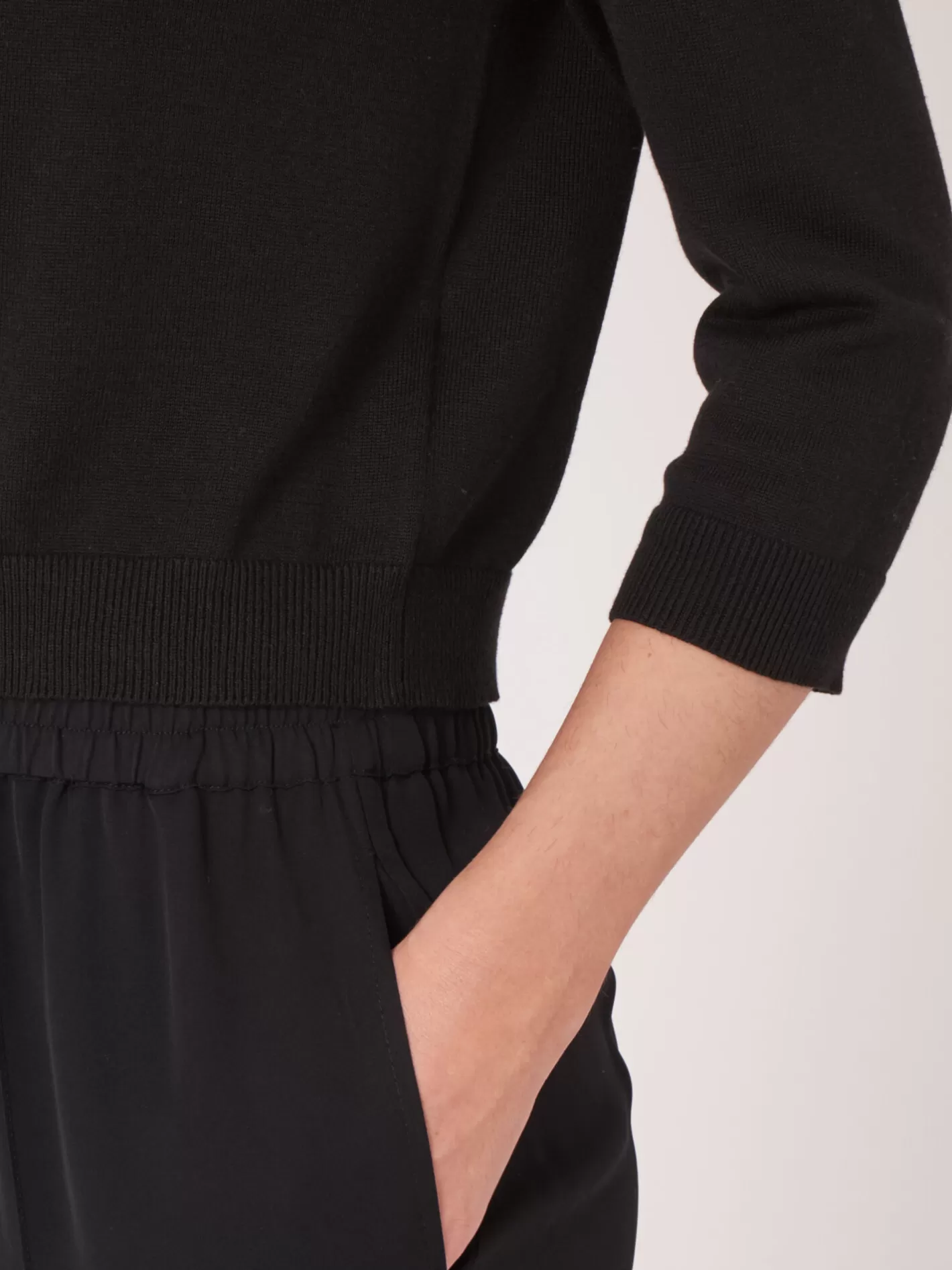 Cardigans<REPEAT cashmere Cropped Cardigan With Crew Neck In Organic Cotton Blend Black