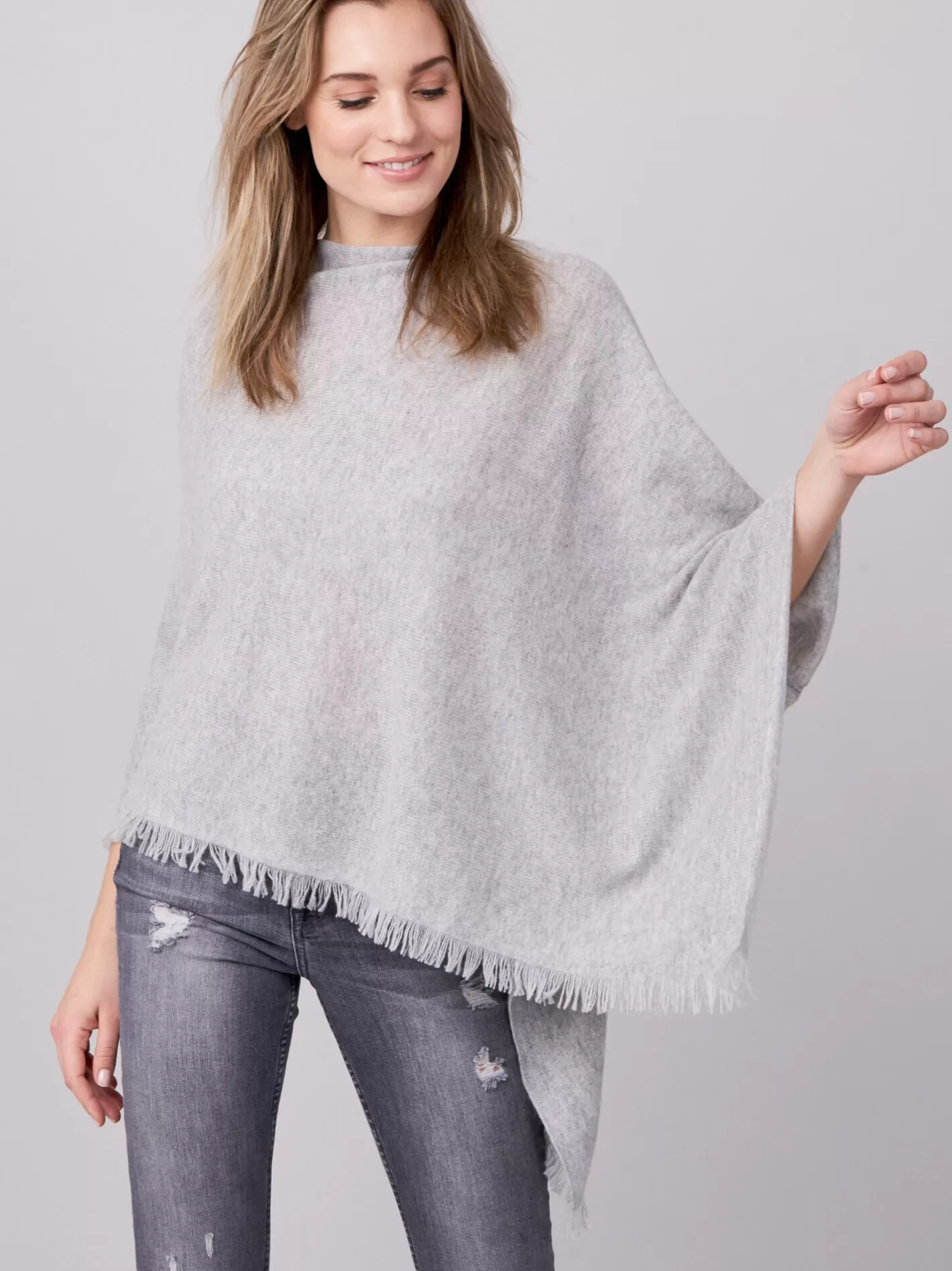 Organic Cashmere<REPEAT cashmere Fine Knit Organic Cashmere Poncho With Fringes Silver Grey