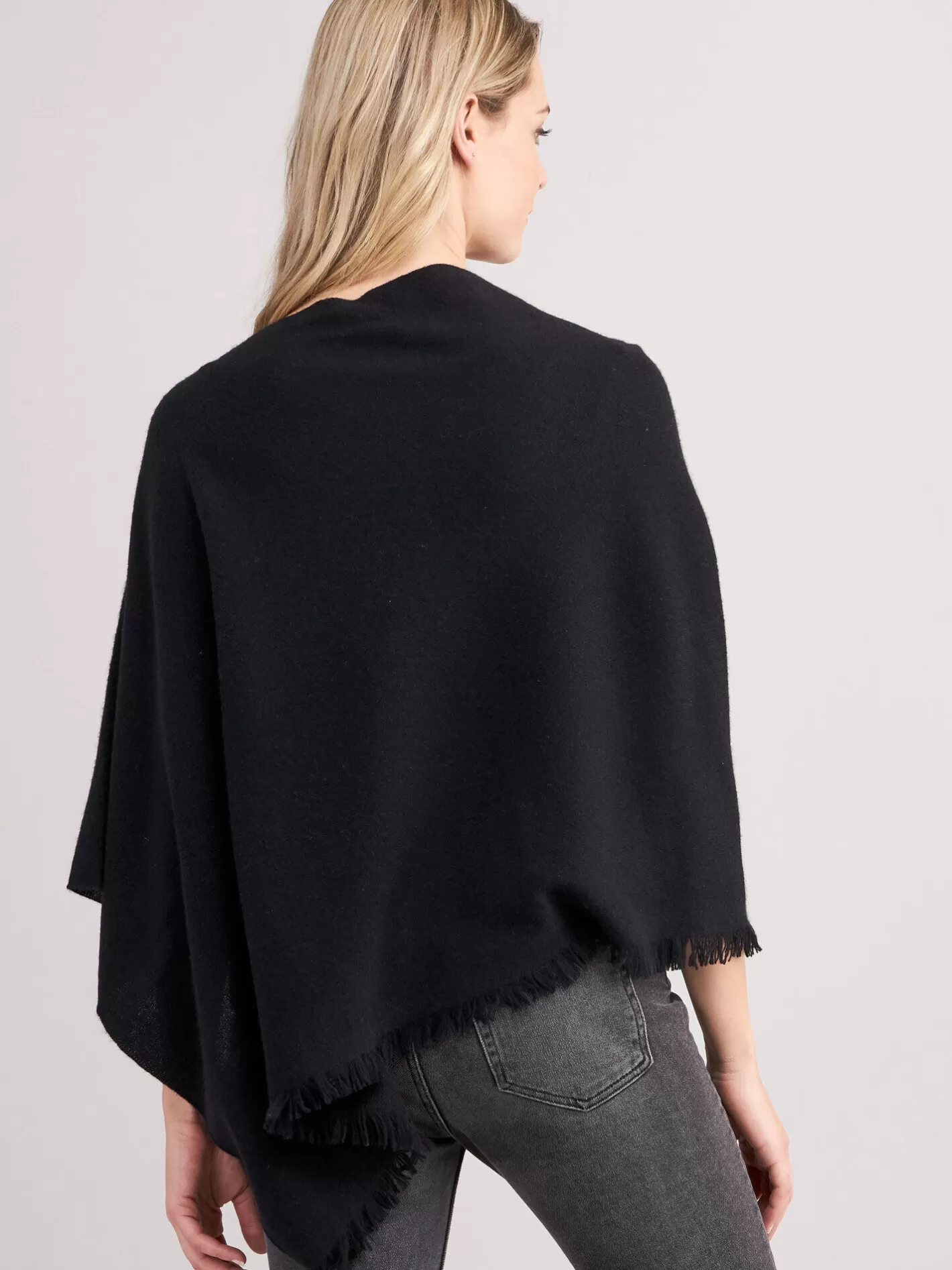 Organic Cashmere<REPEAT cashmere Fine Knit Organic Cashmere Poncho With Fringes Black