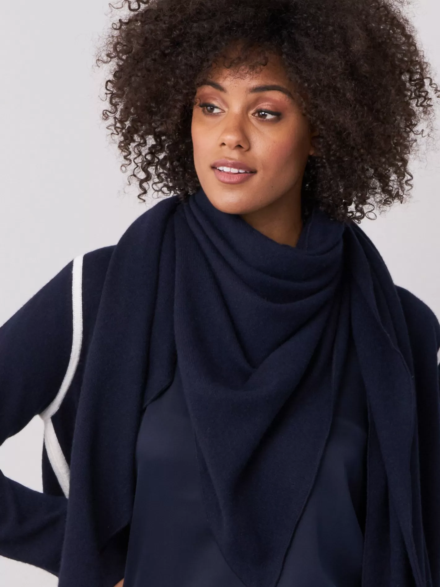 Organic Cashmere<REPEAT cashmere Fine Knit Organic Cashmere Triangular Scarf Navy