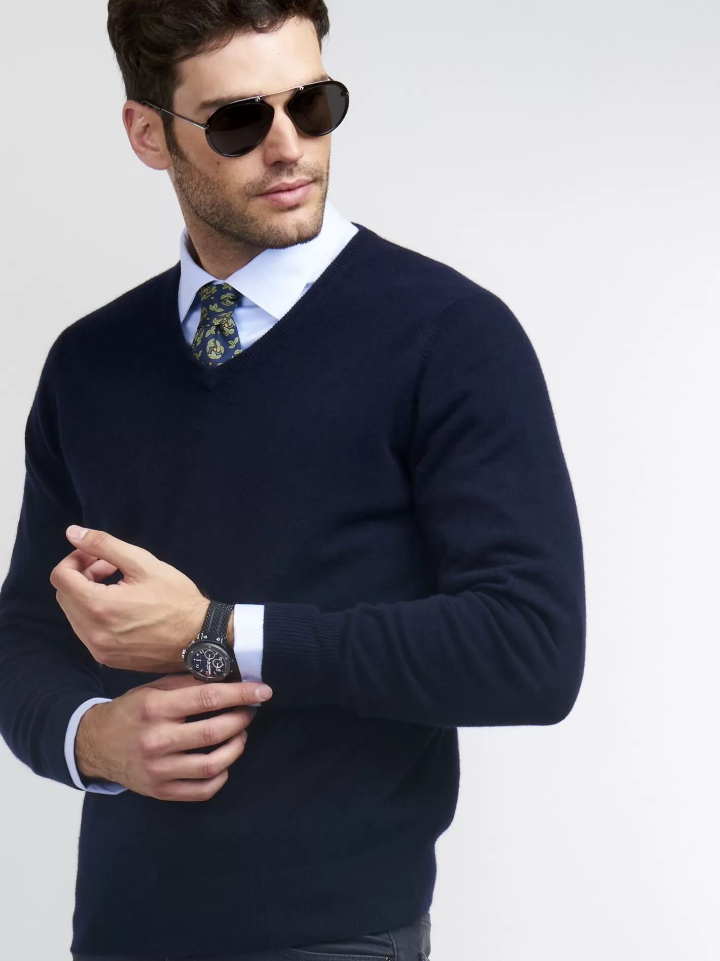 Sweaters<REPEAT cashmere Men's Cashmere V-Neck Sweater Navy