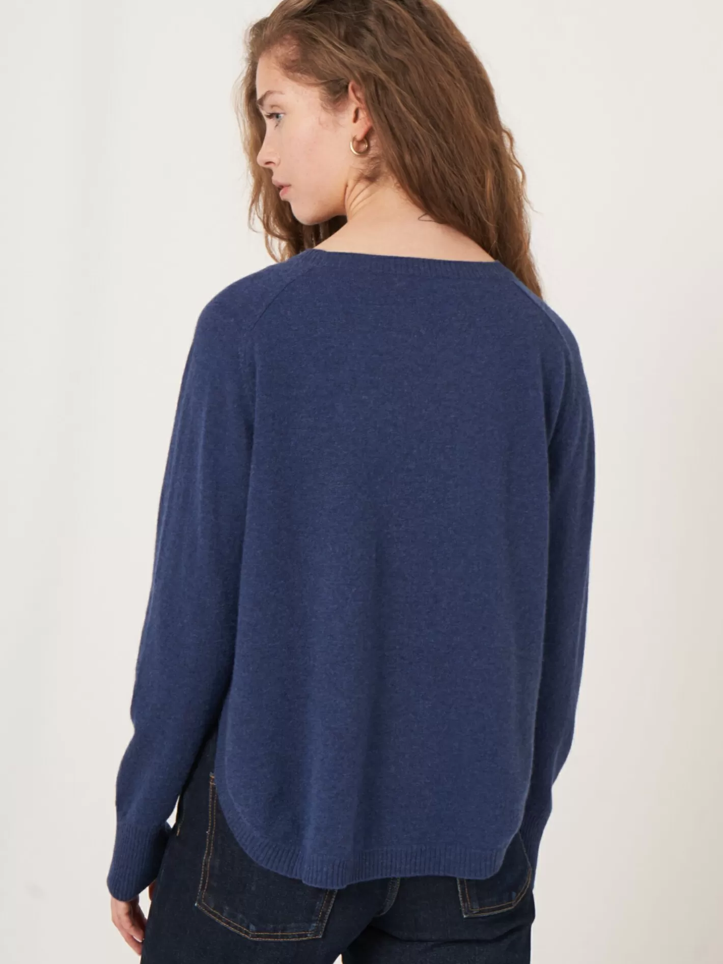 Sweaters<REPEAT cashmere Round Hem Cashmere Sweater With Boatneck Saphire