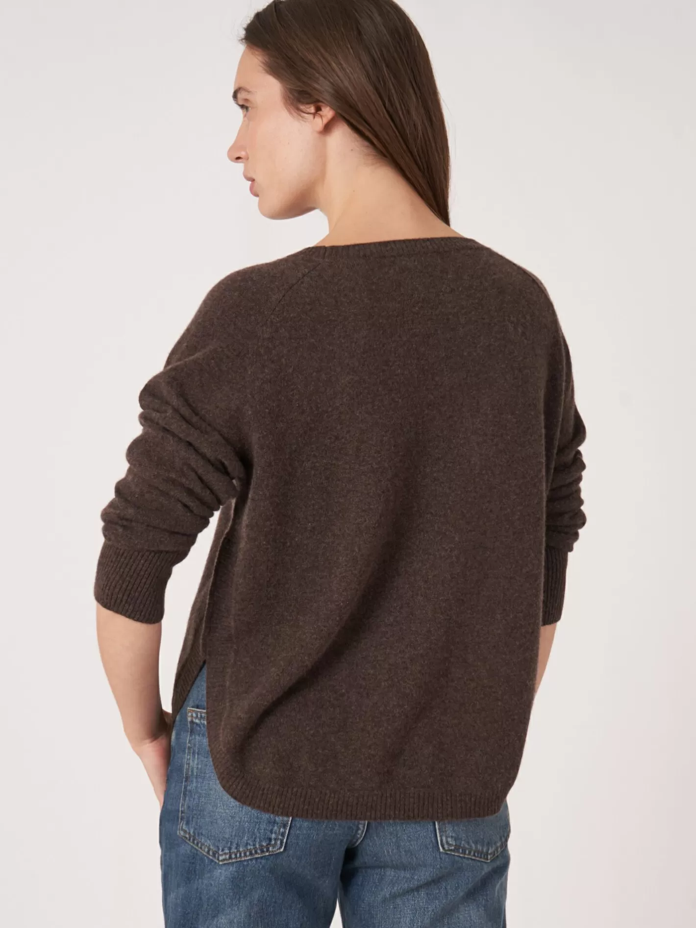 Sweaters<REPEAT cashmere Round Hem Cashmere Sweater With Boatneck Chocolate