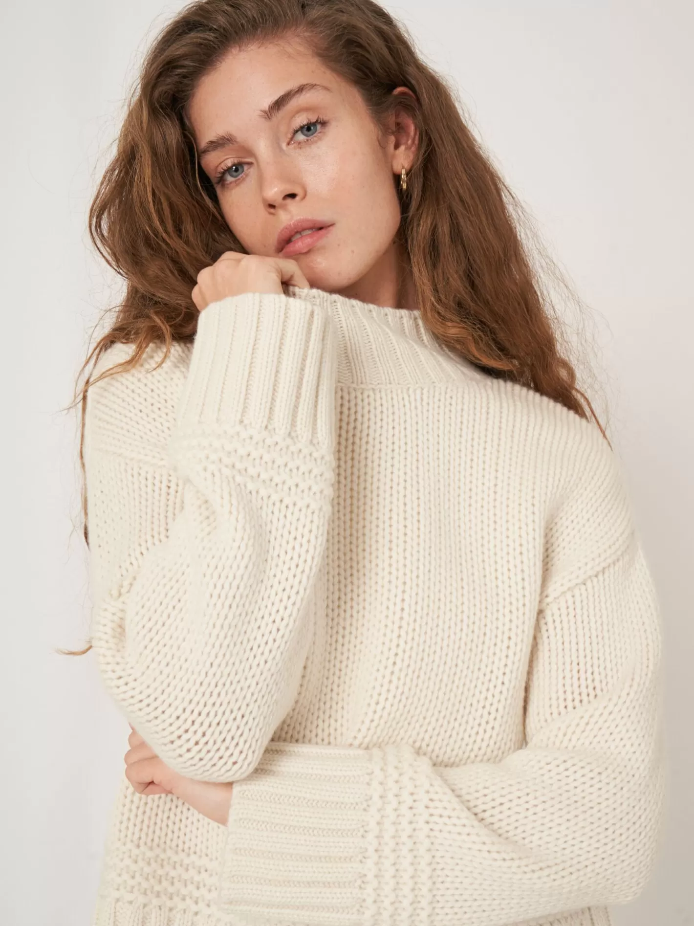 Sweaters<REPEAT cashmere Stand Collar Sweater With Ribbed Hem With Fancy Knit Details Cream