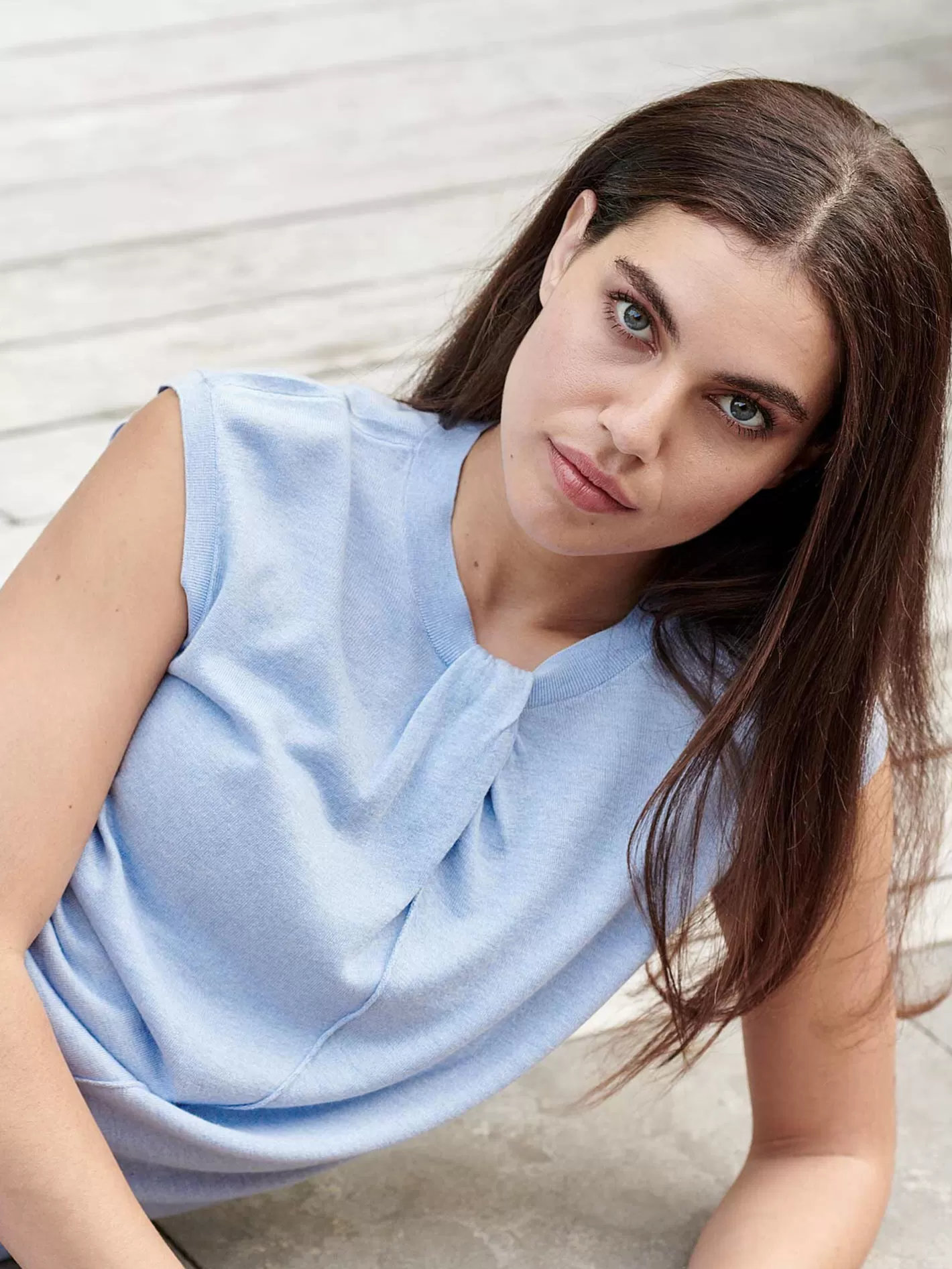Repeats Favorites<REPEAT cashmere Super Fine Knit Cashmere Silk Top With Neckline With Twisted Knot Detail Sky