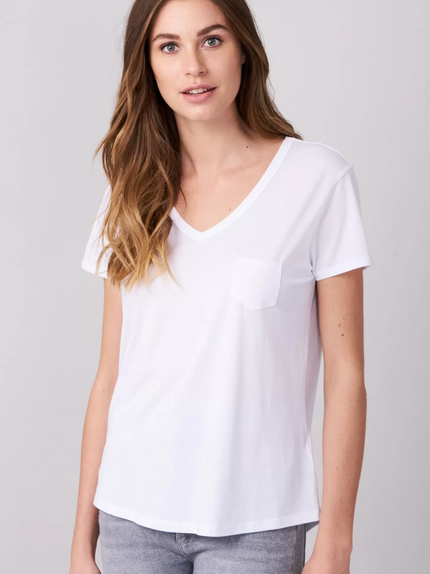 Tops<REPEAT cashmere Women's Basic V-Neck T-Shirt With Chest Pocket White