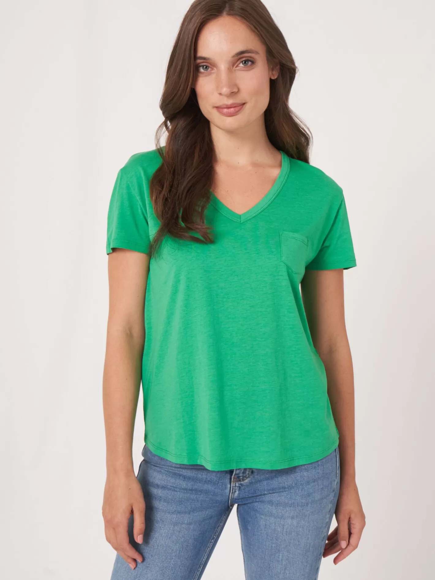 Tops<REPEAT cashmere Women's Basic V-Neck T-Shirt With Chest Pocket Green