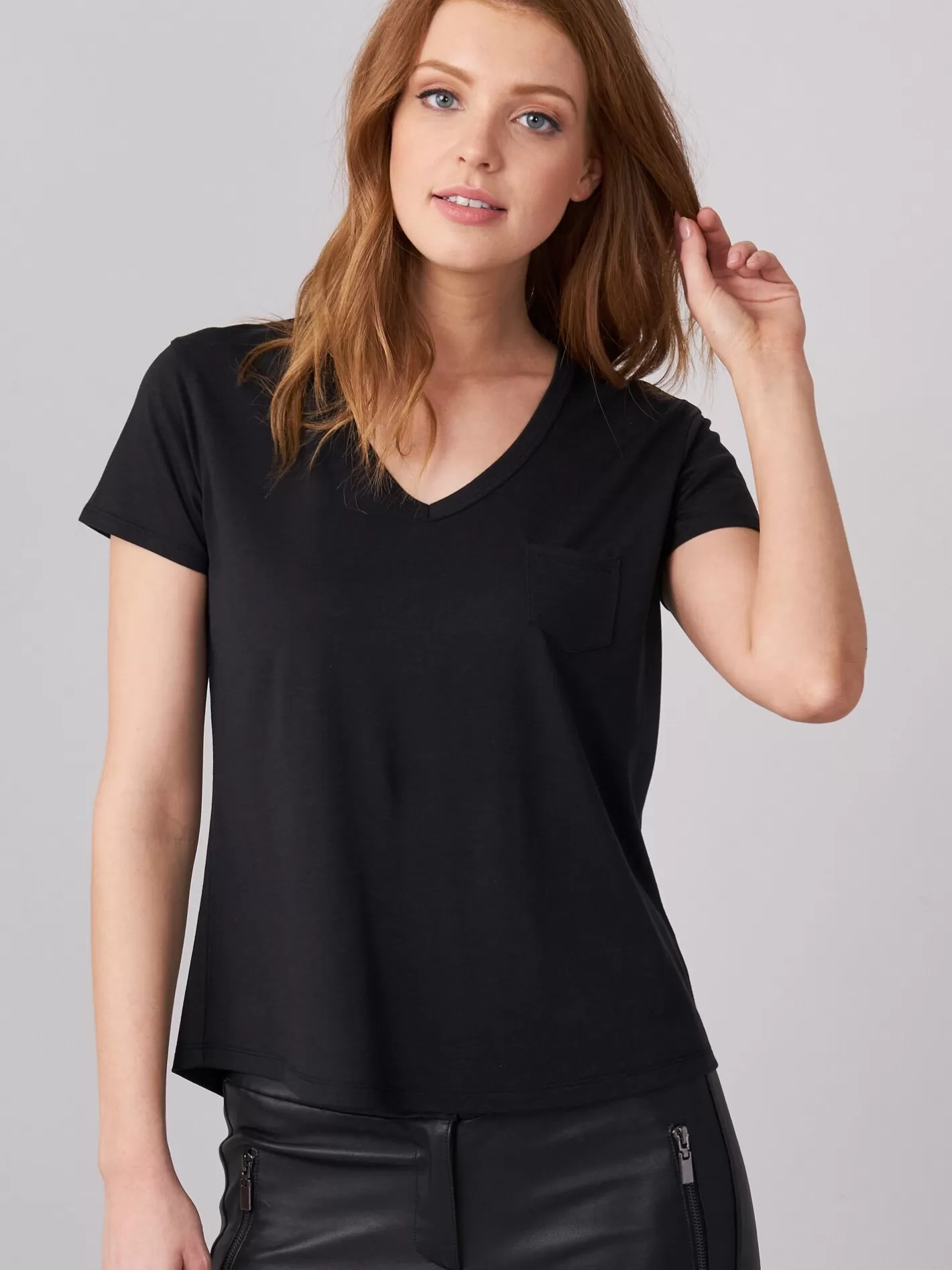 Tops<REPEAT cashmere Women's Basic V-Neck T-Shirt With Chest Pocket Black