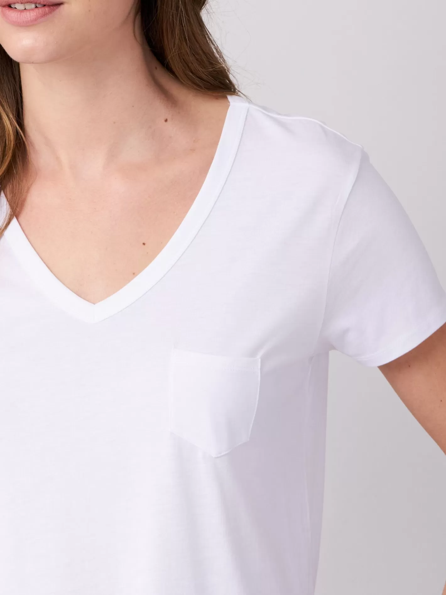 Tops<REPEAT cashmere Women's Basic V-Neck T-Shirt With Chest Pocket White